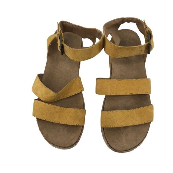 Universal Thread Mustard Suede Platform Espadrille Sandals Size 7 1/2 Women’s - Picture 3 of 8